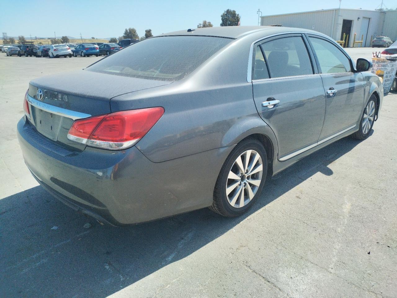 Photo 4 from auction – 2011 TOYOTA AVALON BAS with VIN 4T1BK3DB0BU426827