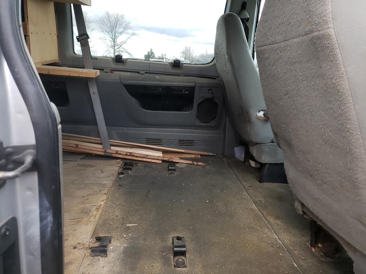 Zdjęcie 6 z aukcji – 2006 FORD ECONOLINE z VIN 1FBNE31L76HA03154