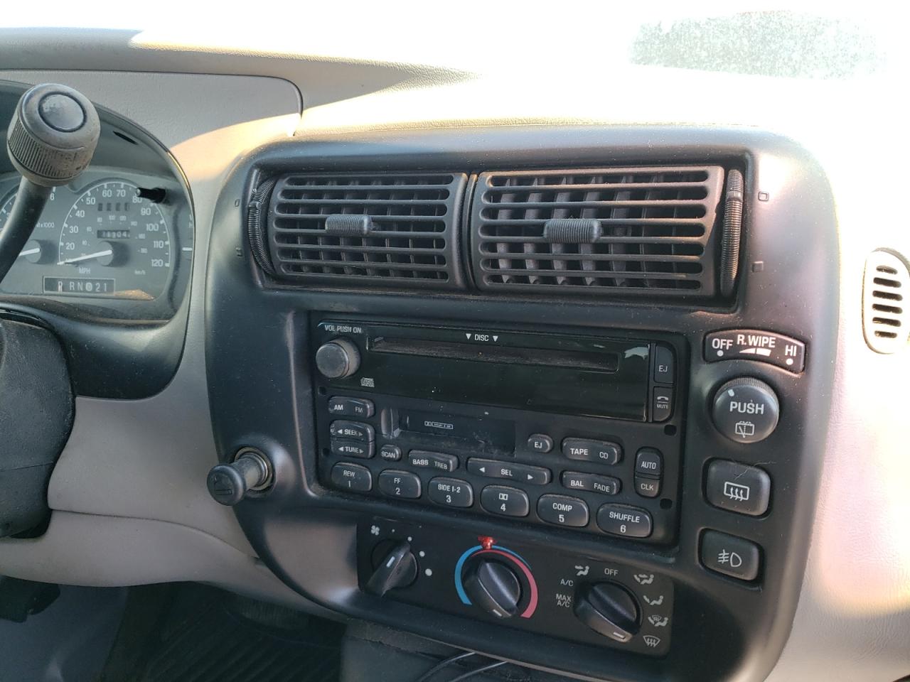 Photo 9 from auction – 2000 FORD EXPLORER X with VIN 1FMDU83P5YZA78919