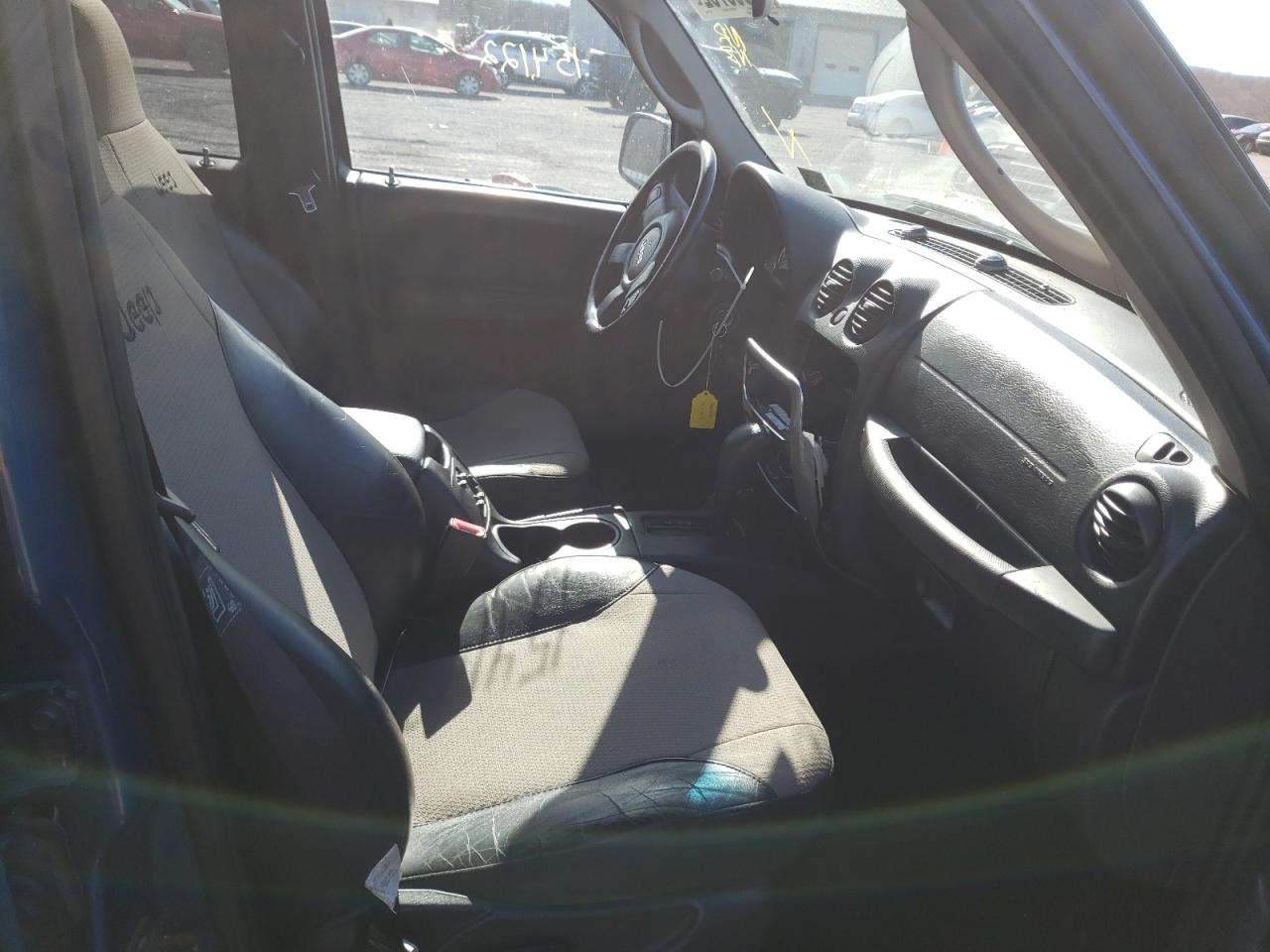 Photo 5 from auction – 2004 JEEP LIBERTY SP with VIN 1J4GL48K64W278899
