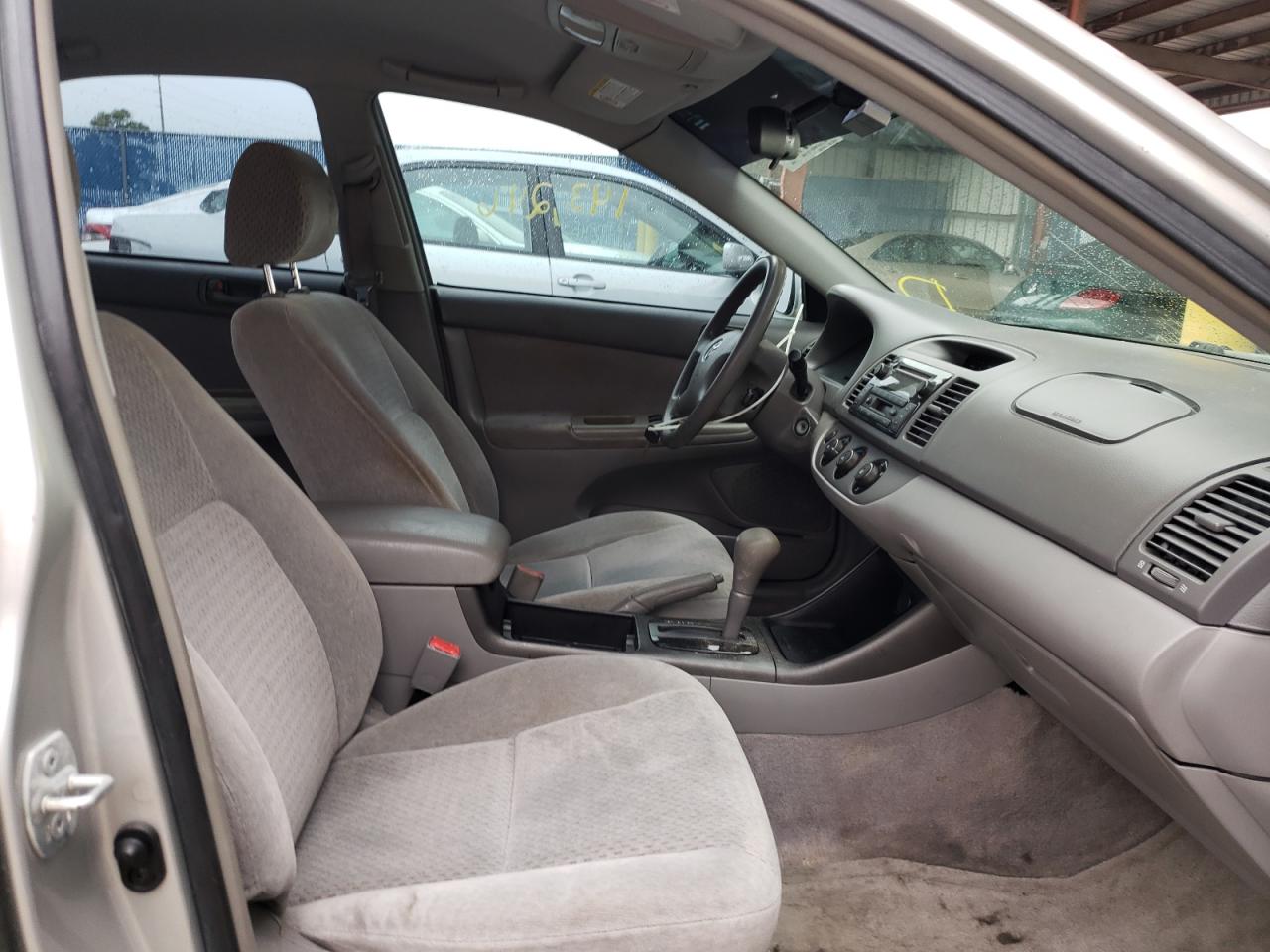 Photo 5 from auction – 2002 TOYOTA CAMRY LE with VIN 4T1BE32K52U064469