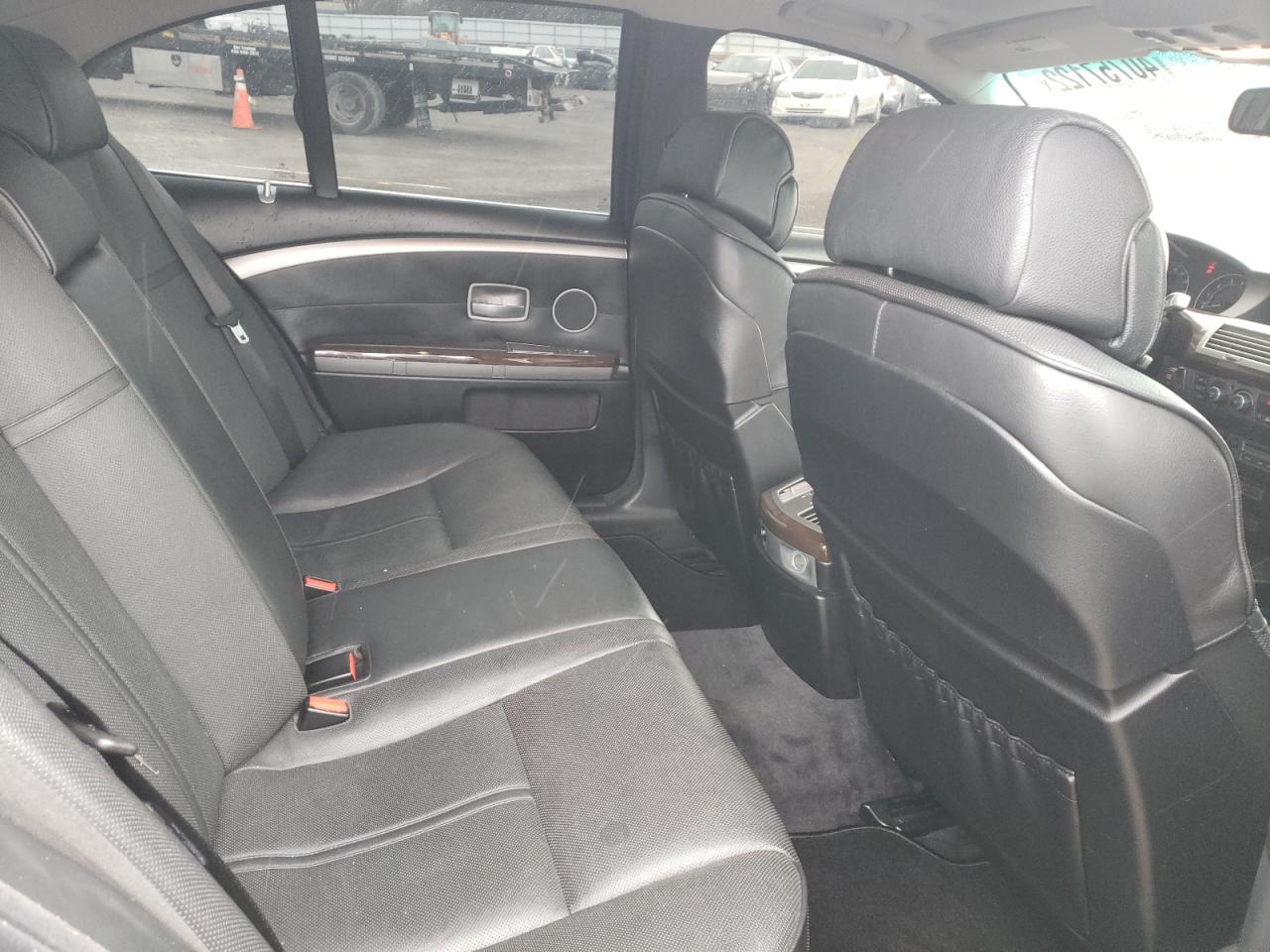 Photo 6 from auction – 2007 BMW 750 I with VIN WBAHL83587DT08338
