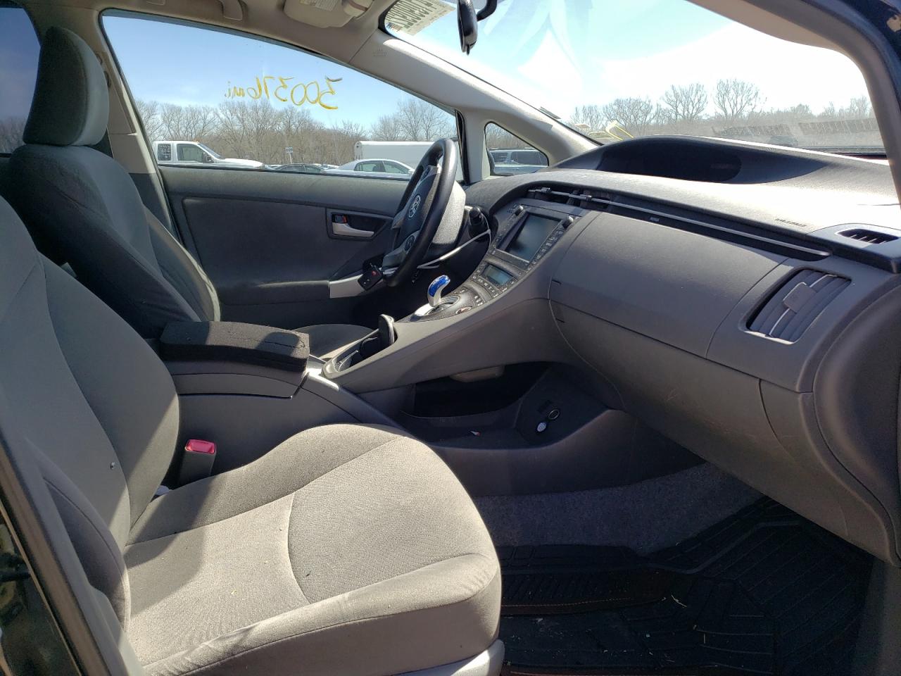 Photo 5 from auction – 2011 TOYOTA PRIUS with VIN JTDKN3DU6B5301063