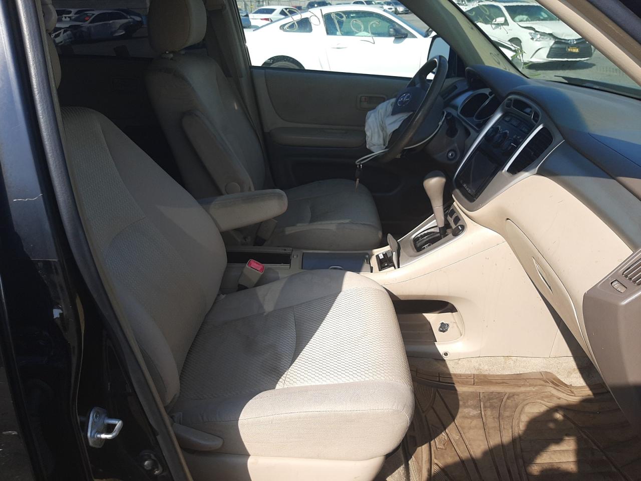 Photo 5 from auction – 2004 TOYOTA HIGHLANDER with VIN JTEGP21A840042219