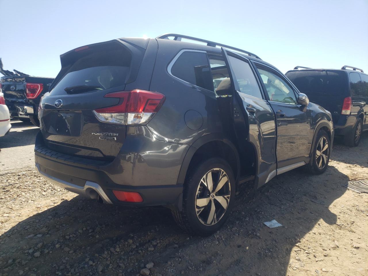 Photo 4 from auction – 2021 SUBARU FORESTER T with VIN JF2SKAXC5MH460269