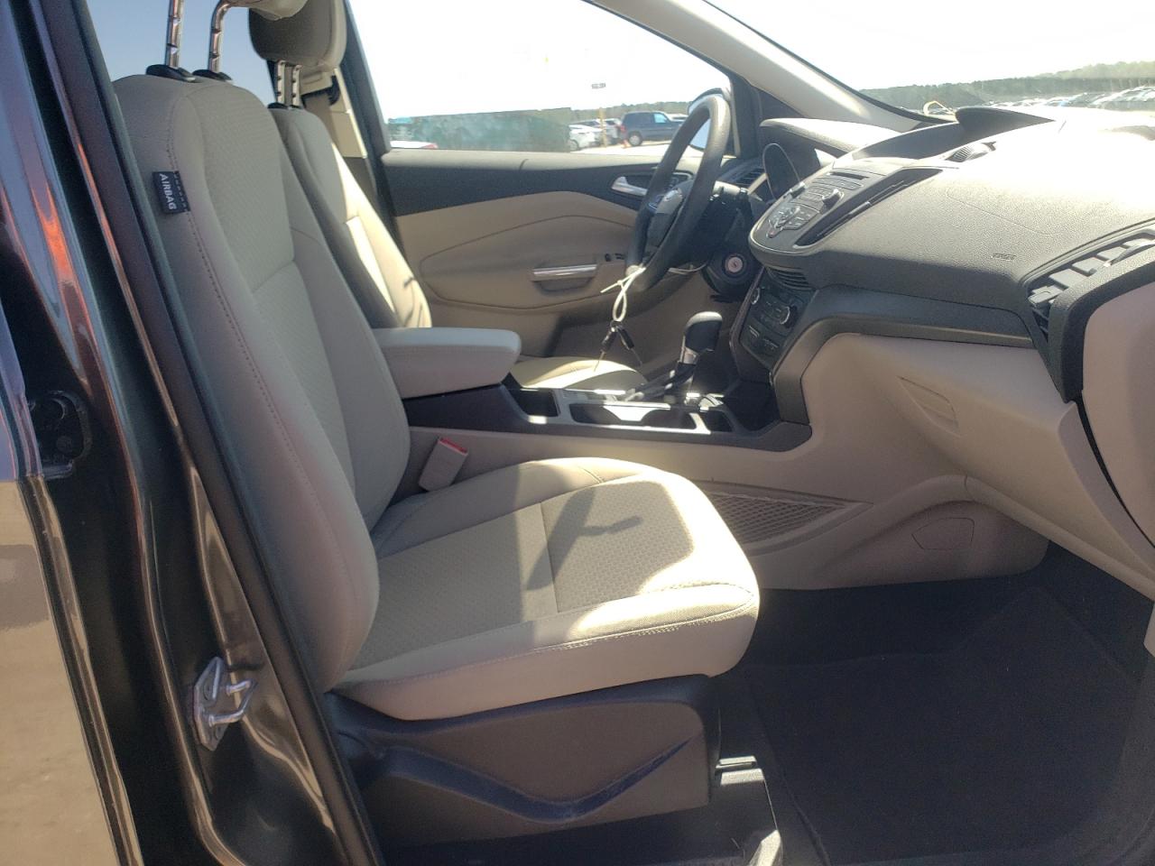 Photo 5 from auction – 2017 FORD ESCAPE SE with VIN 1FMCU0G90HUB36022