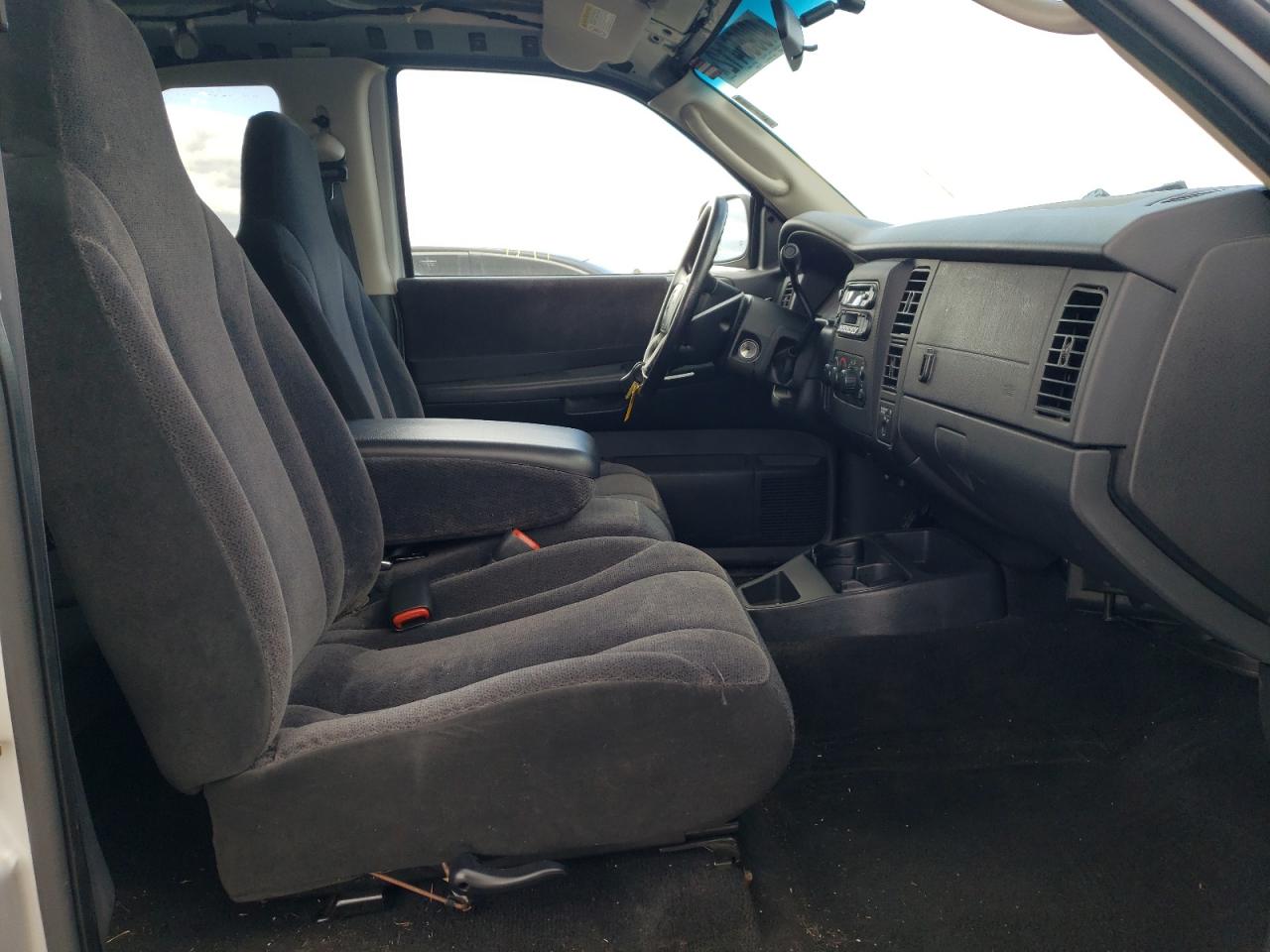 Photo 5 from auction – 2002 DODGE DAKOTA SPO with VIN 1B7GL32X62S526366