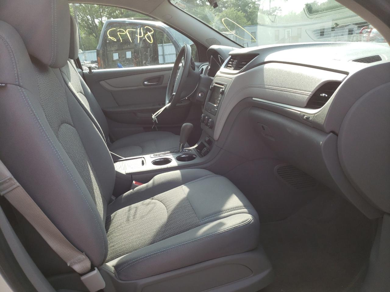 Photo 5 from auction – 2015 CHEVROLET TRAVERSE L with VIN 1GNKVFKD0FJ204076