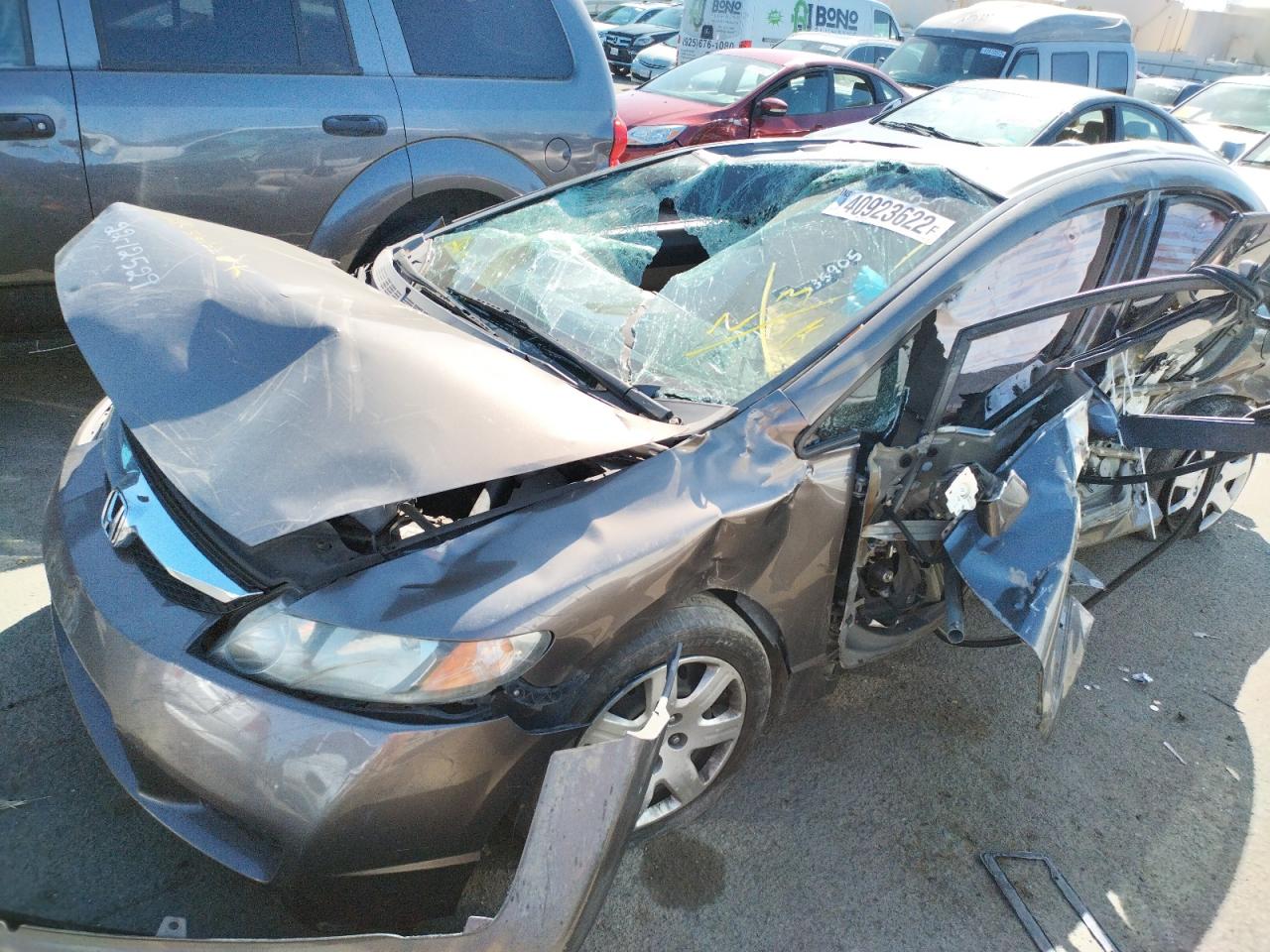 Photo 9 from auction – 2009 HONDA CIVIC LX with VIN 19XFA16549E035905