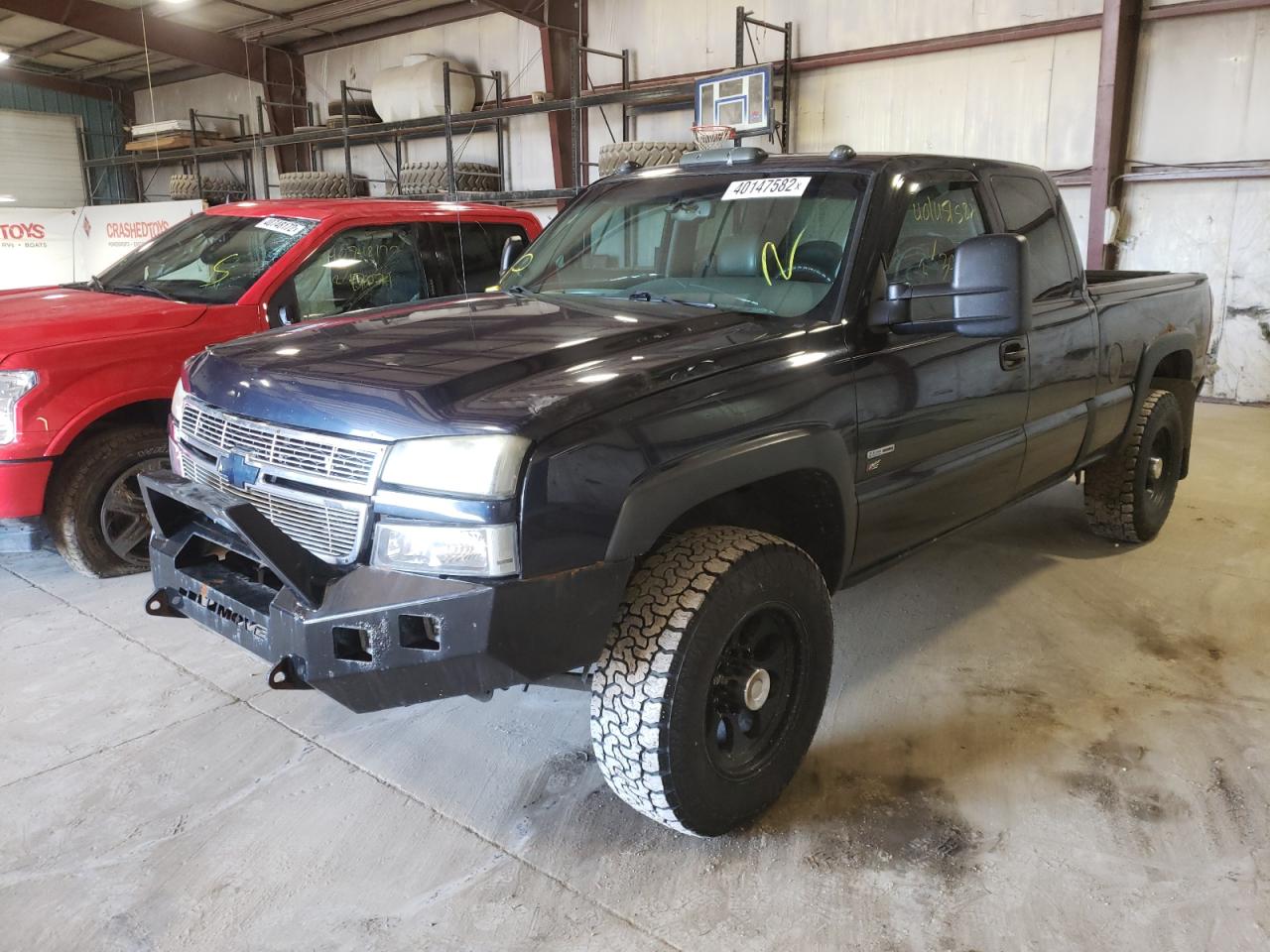 Photo 2 from auction – 2006 CHEVROLET SILVERADO with VIN 1GCHK29276E130768