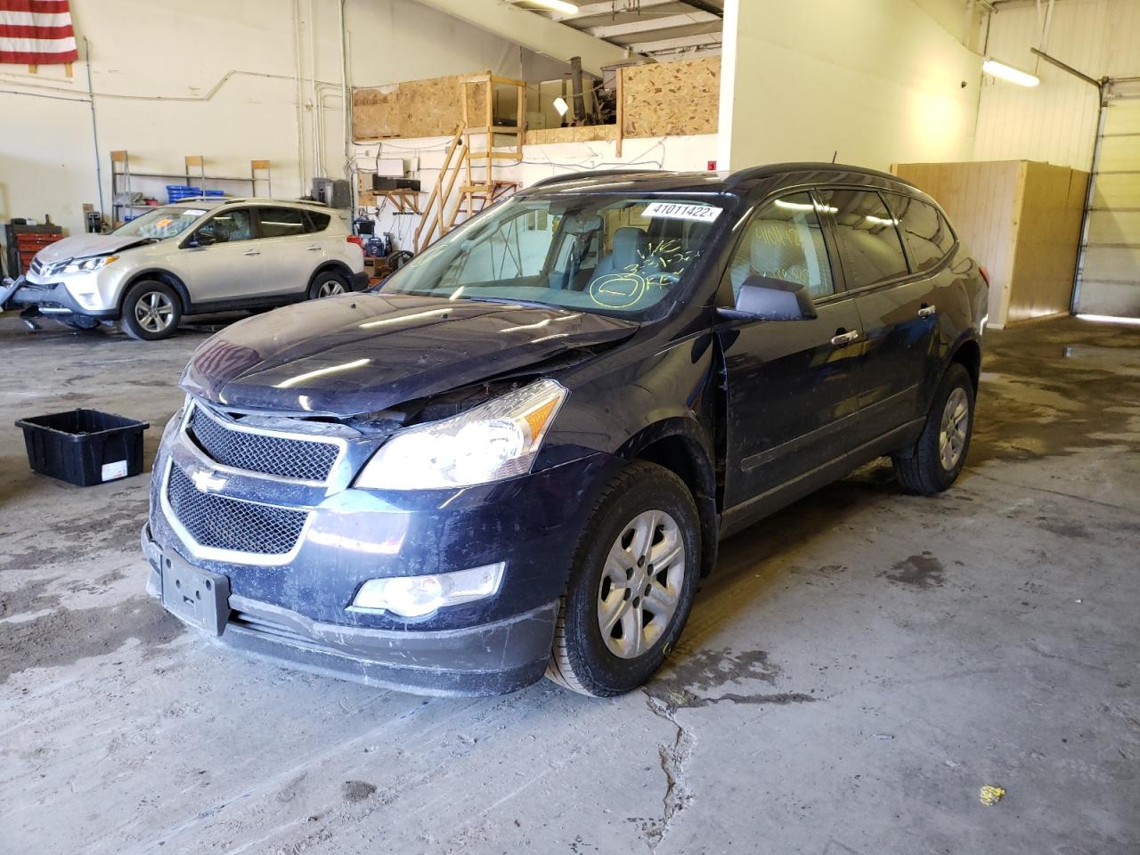 Photo 2 from auction – 2011 CHEVROLET TRAVERSE L with VIN 1GNKVFED7BJ167159
