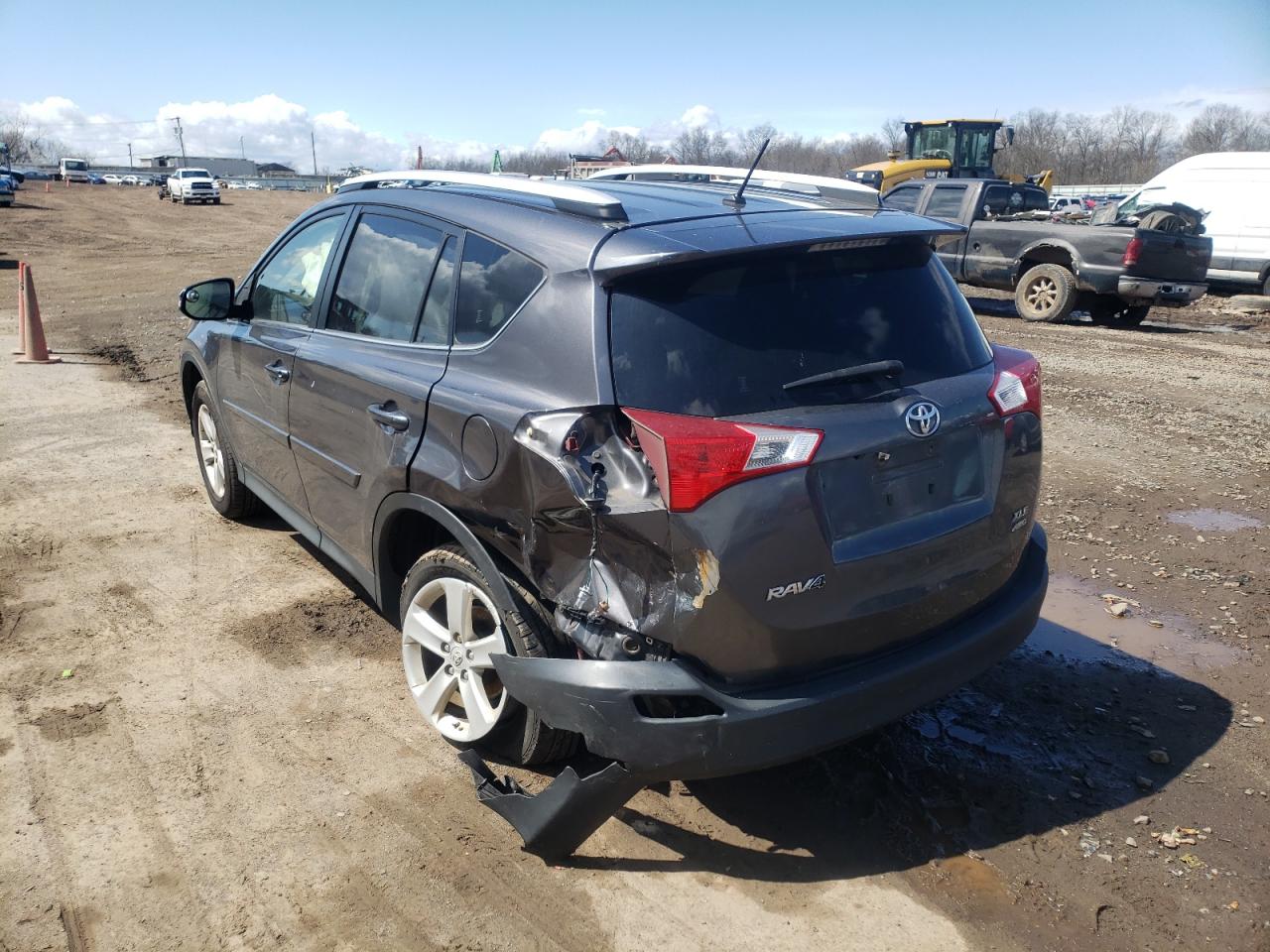 Photo 3 from auction – 2013 TOYOTA RAV4 XLE with VIN JTMRFREV7D5010712