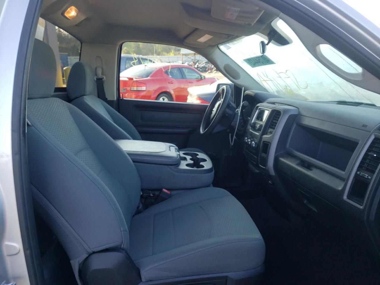 Photo 5 from auction – 2014 RAM 1500 ST with VIN 3C6JR6AT7EG227346