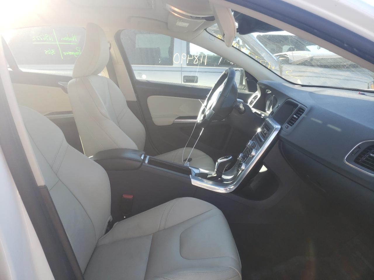 Photo 5 from auction – 2017 VOLVO S60 with VIN YV126MFL4H2425408