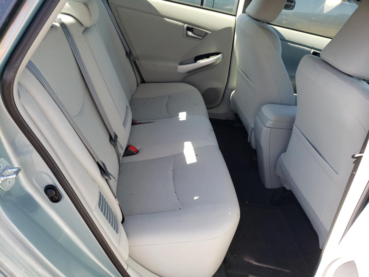 Photo 6 from auction – 2015 TOYOTA PRIUS with VIN JTDKN3DU4F1884374