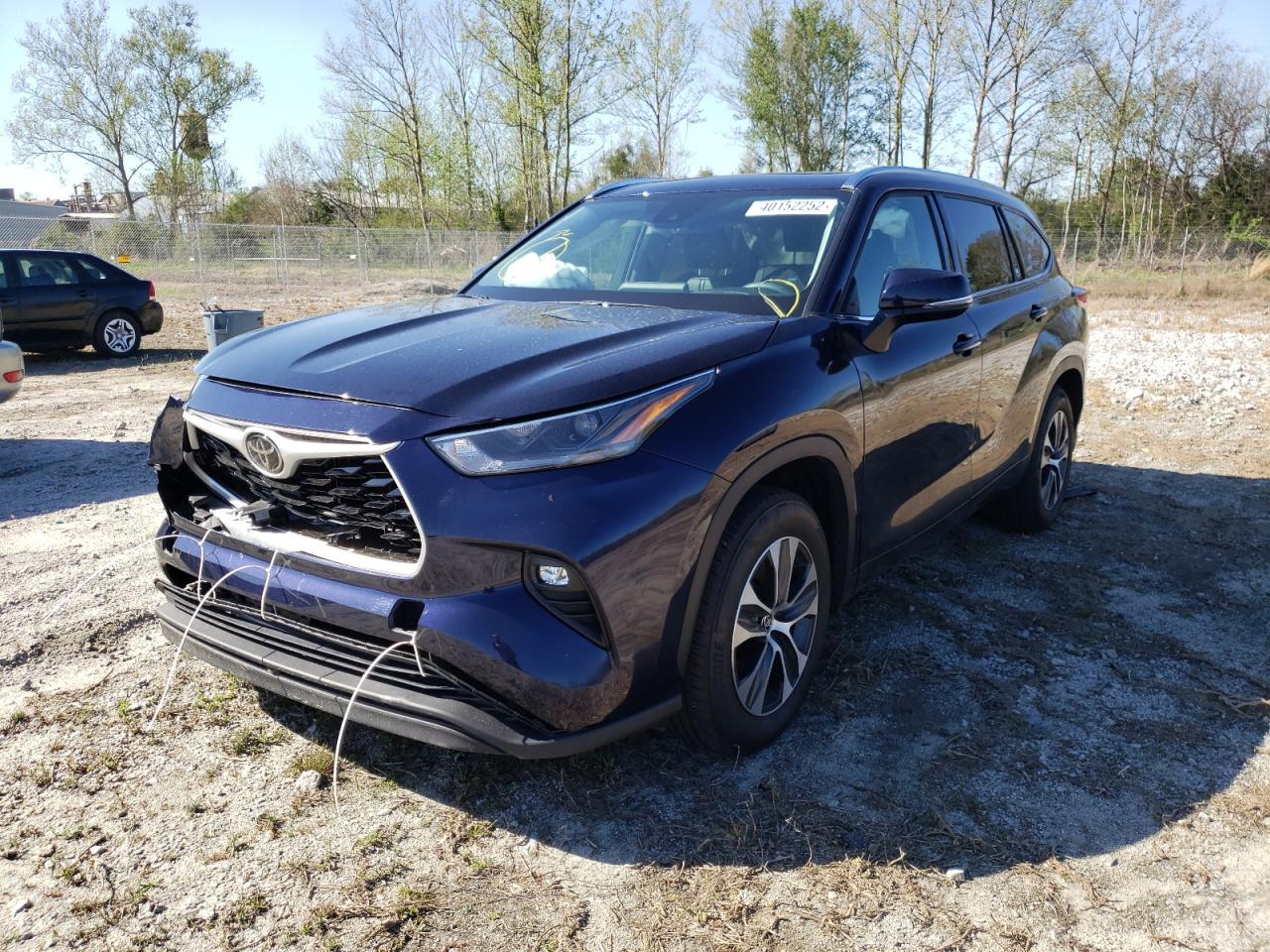 Photo 2 from auction – 2021 TOYOTA HIGHLANDER with VIN 5TDHZRAH2MS036244