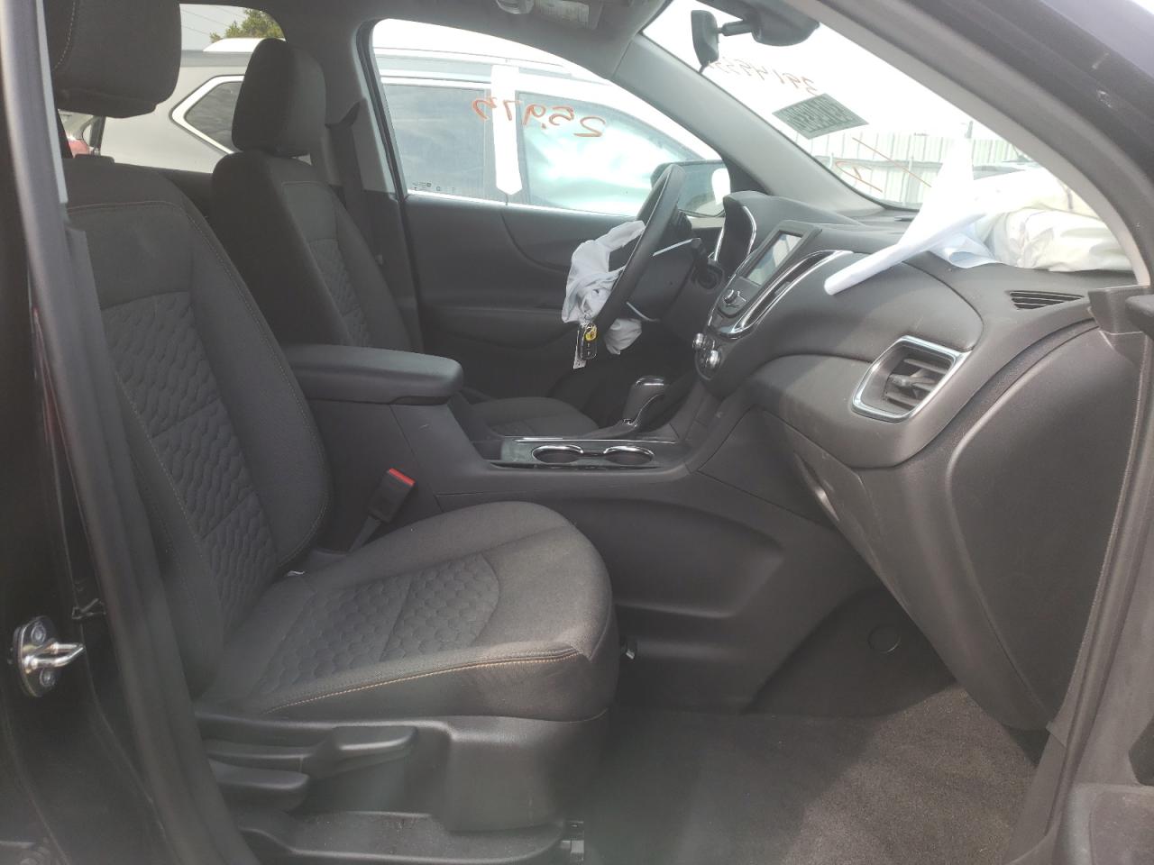 Photo 5 from auction – 2018 CHEVROLET EQUINOX LT with VIN 3GNAXJEV1JS599289