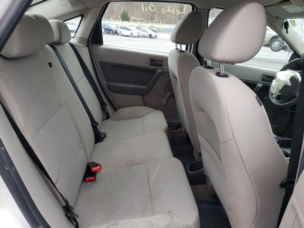 Photo 6 from auction – 2011 FORD FOCUS S with VIN 1FAHP3EN3BW144636
