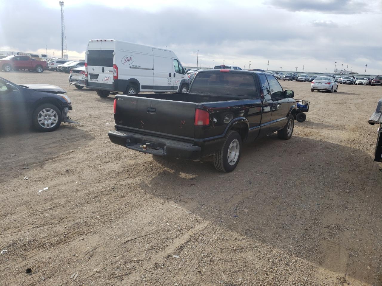 Photo 4 from auction – 1998 GMC SONOMA with VIN 1GTCS1948W8540855