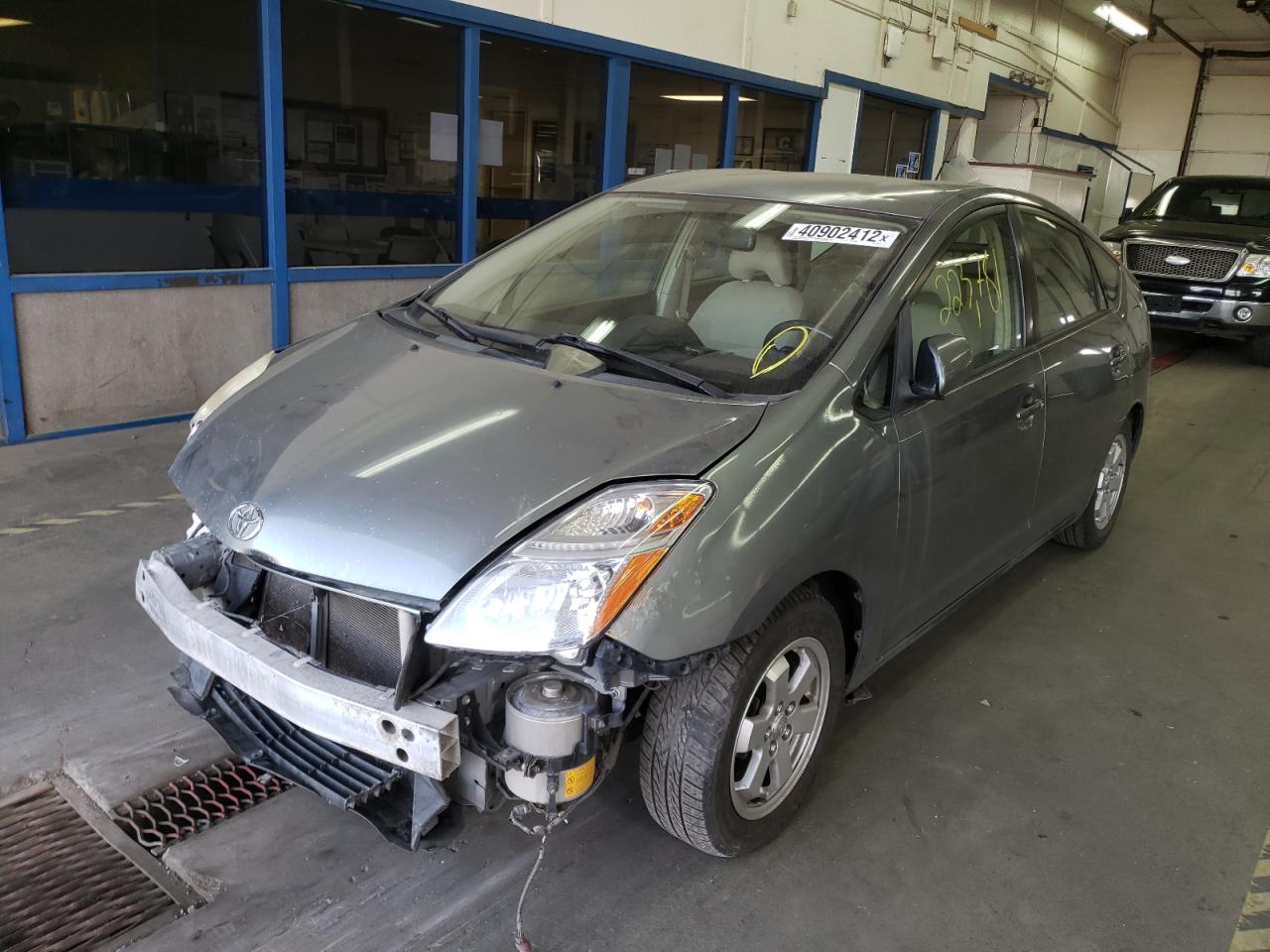 Photo 2 from auction – 2005 TOYOTA PRIUS with VIN JTDKB20UX53086781