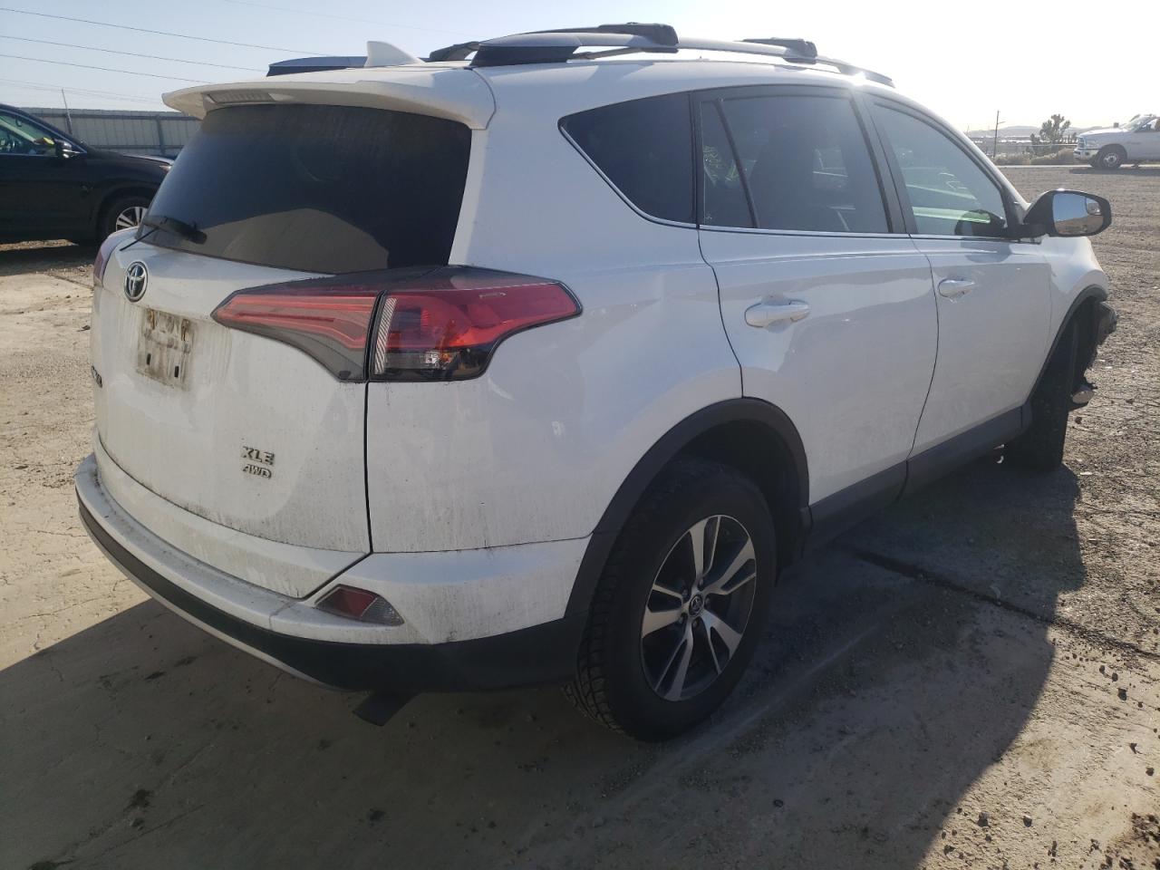 Photo 4 from auction – 2017 TOYOTA RAV4 XLE with VIN 2T3RFREV9HW651570