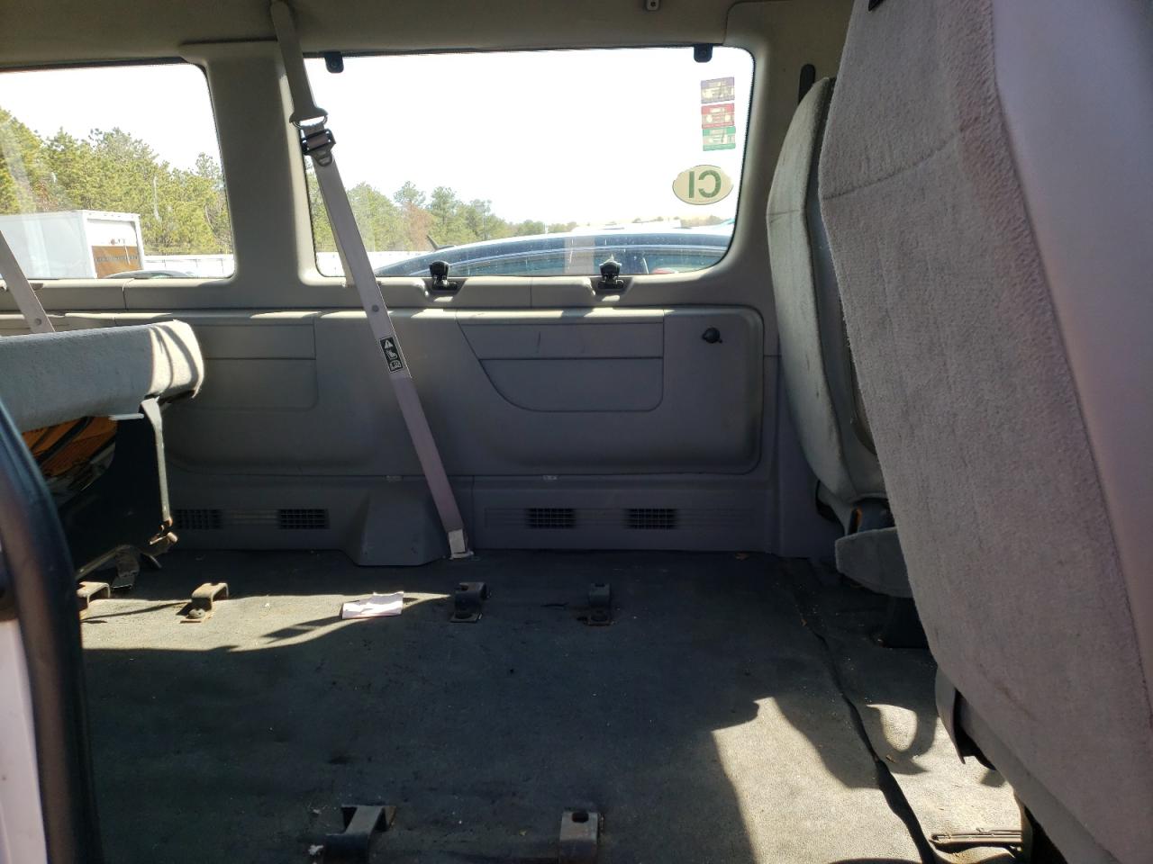 Photo 6 from auction – 2002 FORD ECONOLINE with VIN 1FBSS31L02HA08220