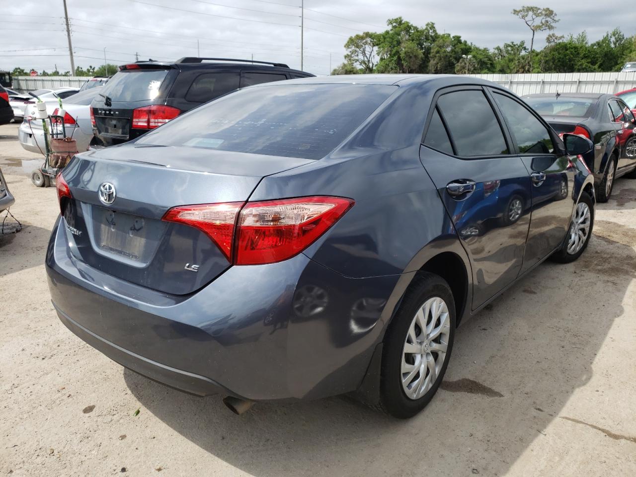 Photo 4 from auction – 2018 TOYOTA COROLLA L with VIN 5YFBURHEXJP818229