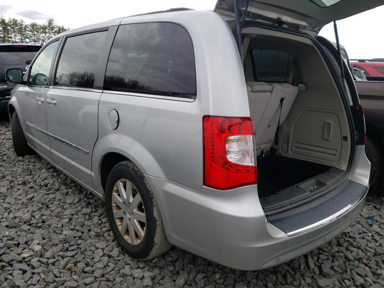 Photo 3 from auction – 2011 CHRYSLER TOWN & COU with VIN 2A4RR8DG2BR676116