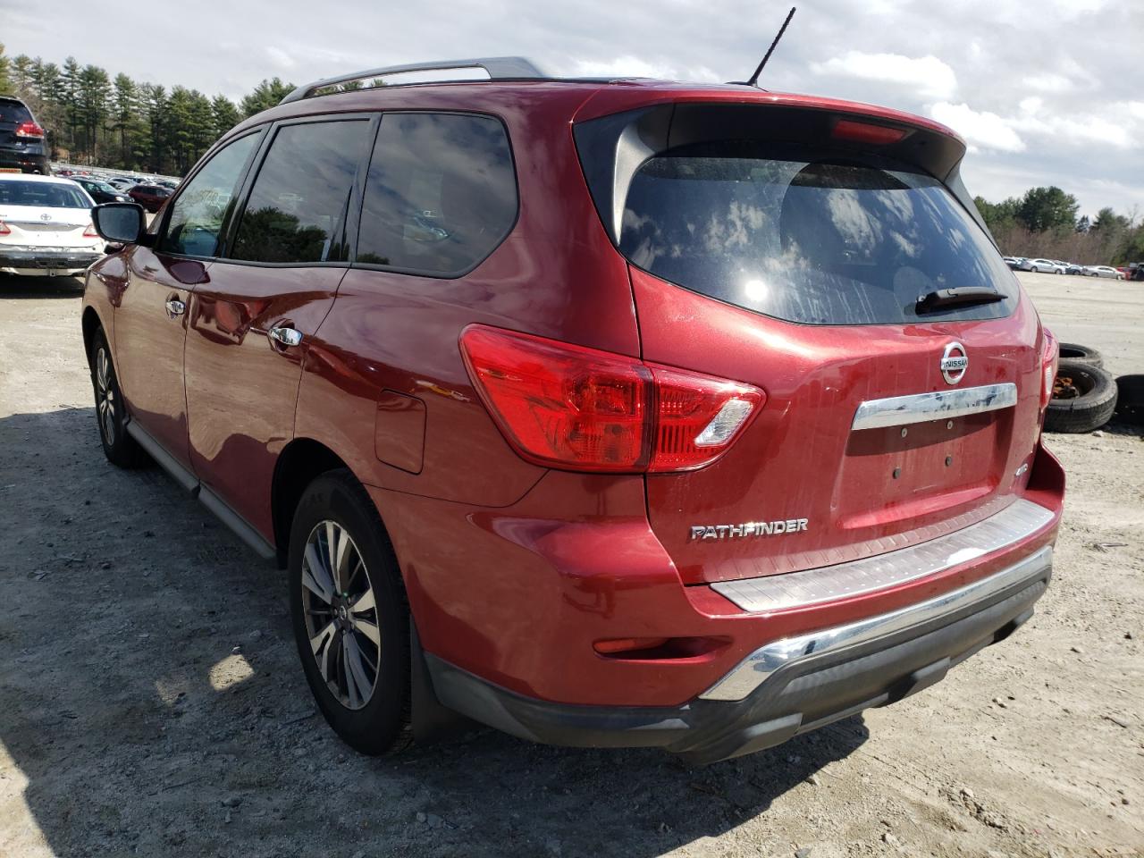 Photo 3 from auction – 2017 NISSAN PATHFINDER with VIN 5N1DR2MM8HC677397