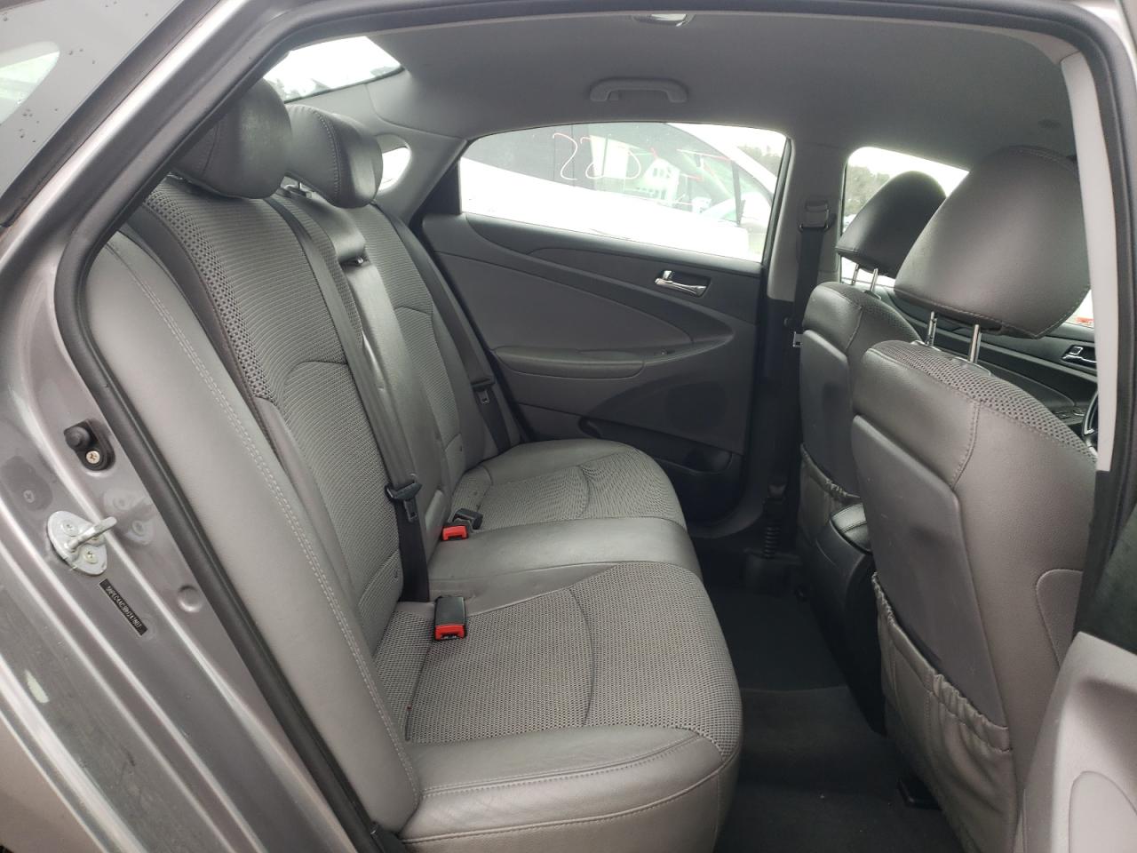 Photo 6 from auction – 2011 HYUNDAI SONATA SE with VIN 5NPEC4AC3BH247807
