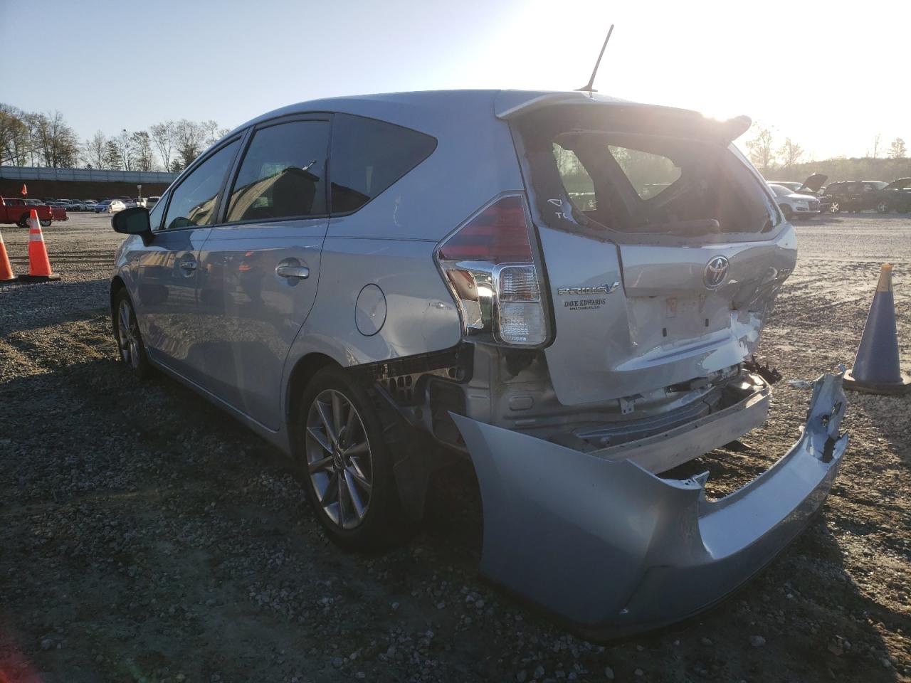 Photo 3 from auction – 2015 TOYOTA PRIUS V with VIN JTDZN3EU0FJ035971