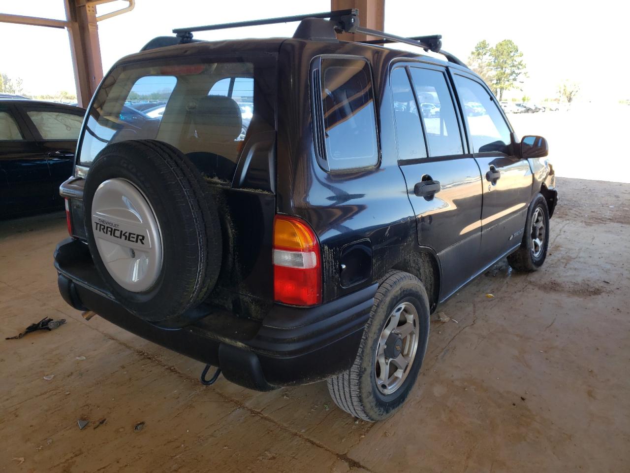 Photo 4 from auction – 1999 CHEVROLET TRACKER with VIN 2CNBE13C0X6923324