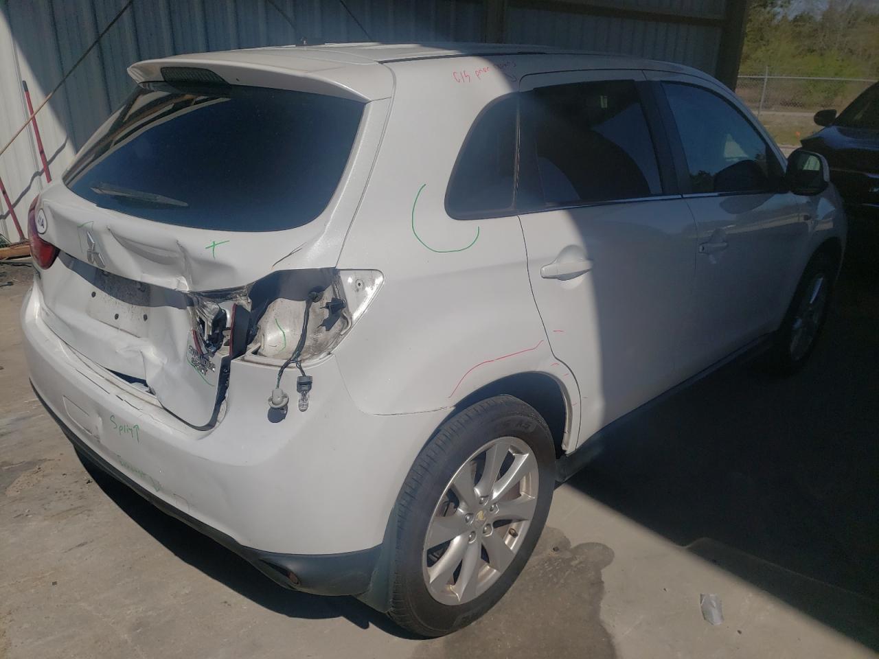 Photo 4 from auction – 2015 MITSUBISHI OUTLANDER with VIN 4A4AP4AU4FE015243