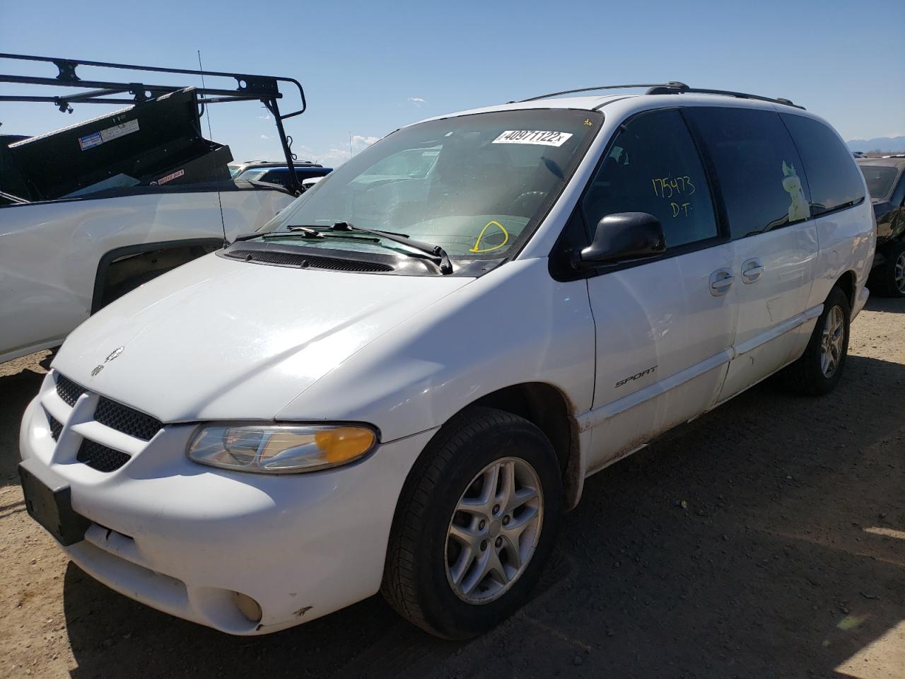 Photo 2 from auction – 2000 DODGE GRAND CARA with VIN 1B4GP44R8YB780840