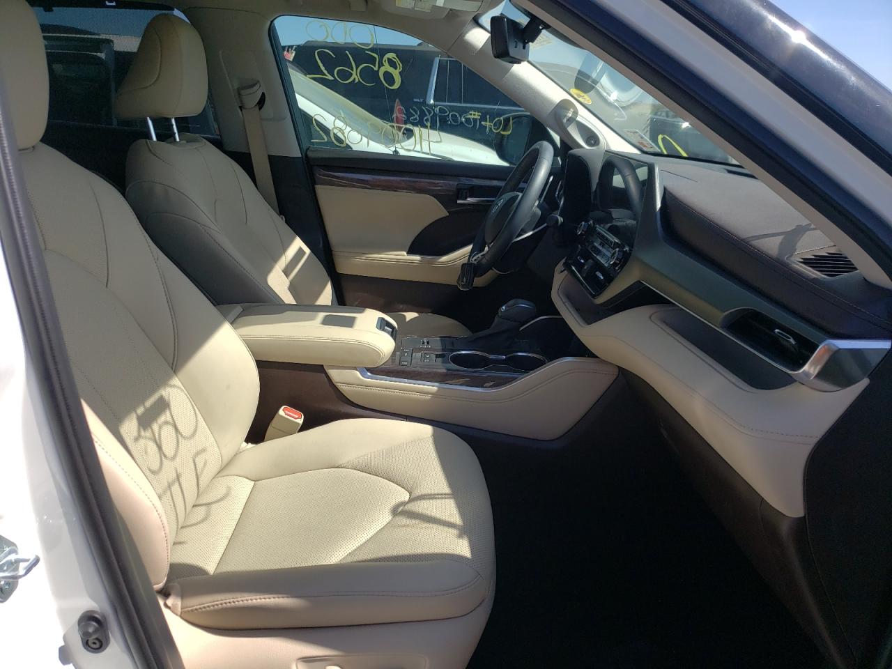 Photo 5 from auction – 2021 TOYOTA HIGHLANDER with VIN 5TDYZRAH0MS516928