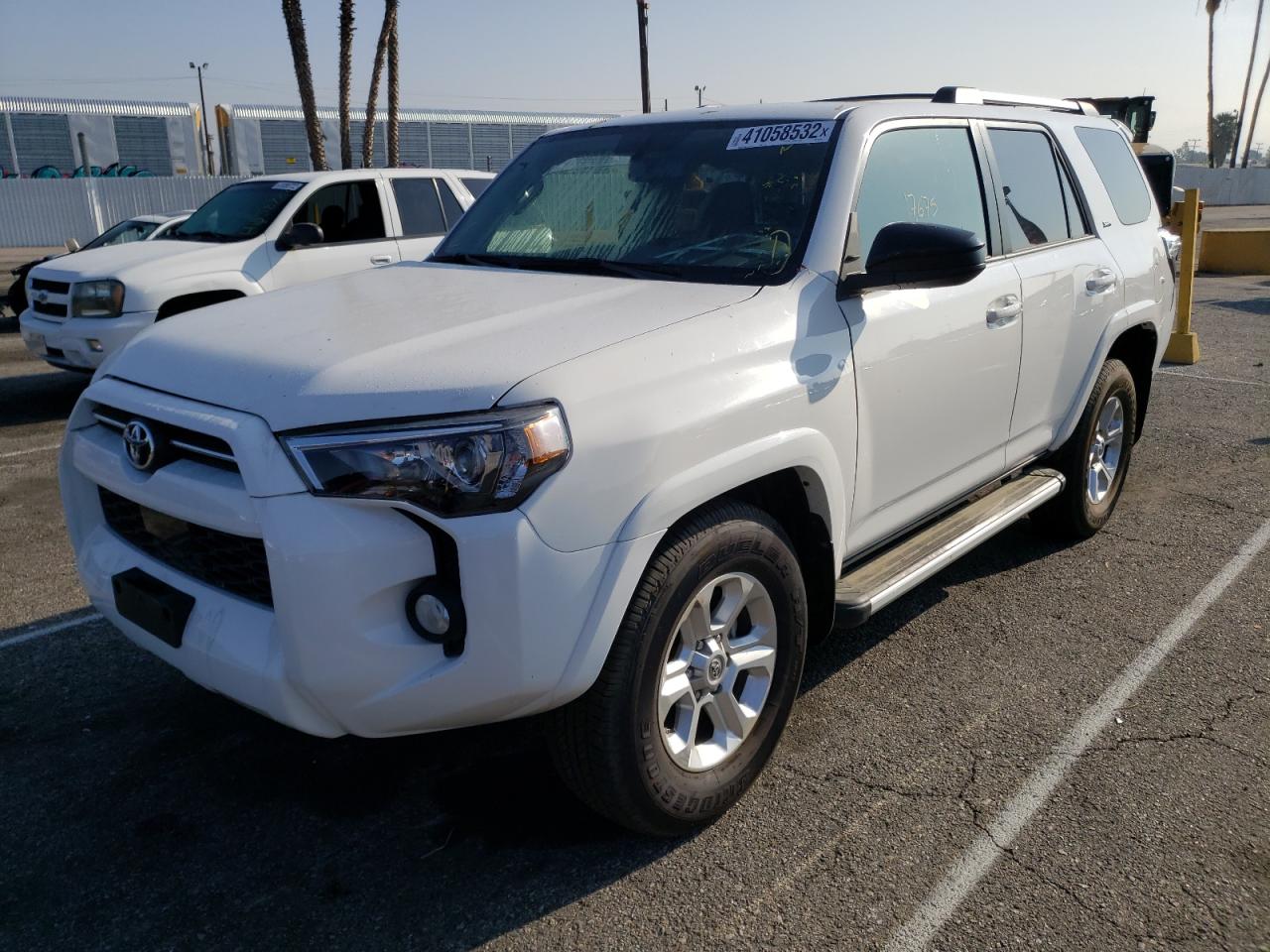 Photo 2 from auction – 2020 TOYOTA 4RUNNER SR with VIN JTEZU5JR6L5217187