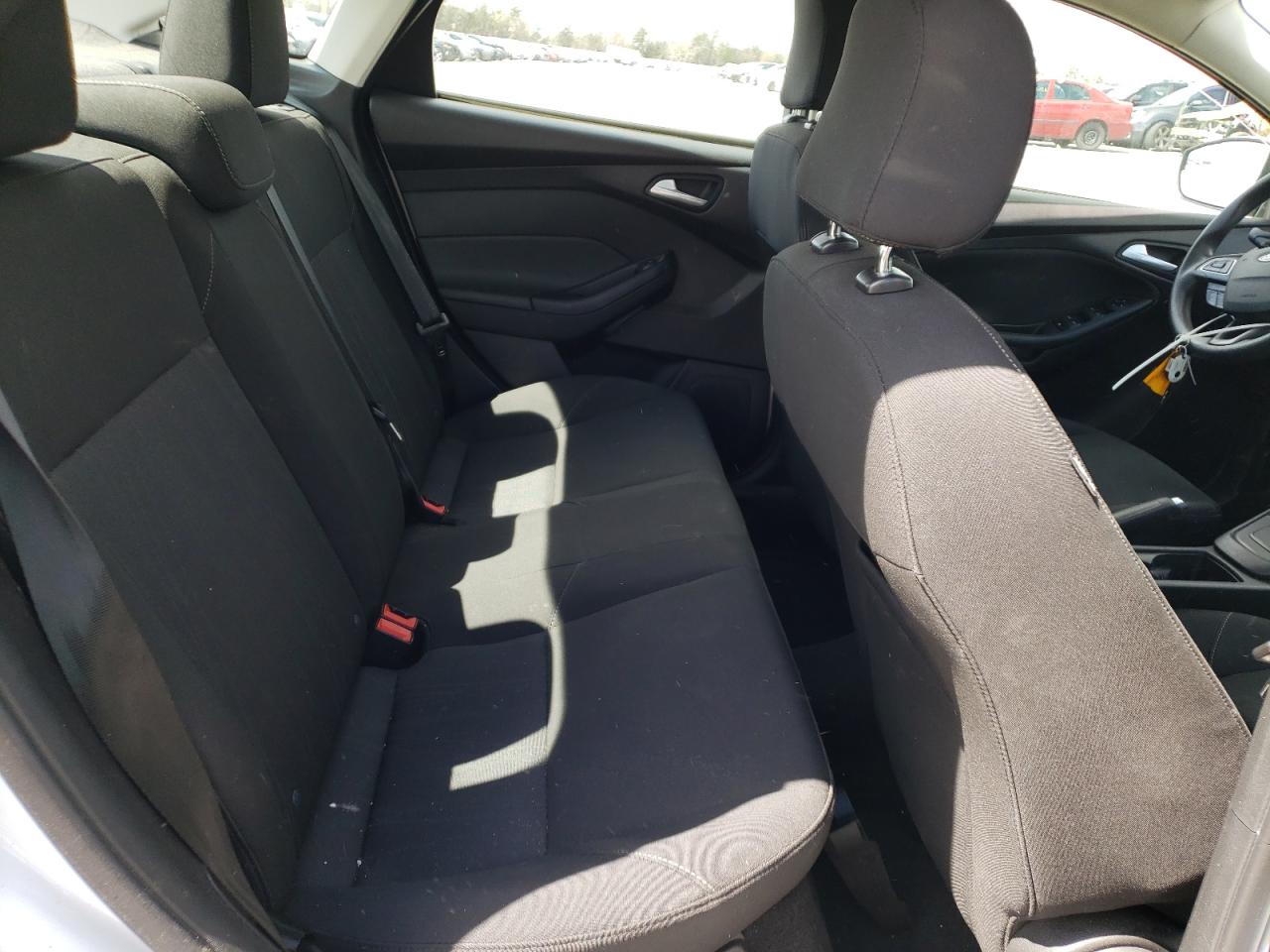 Photo 6 from auction – 2015 FORD FOCUS SE with VIN 1FADP3F25FL289607