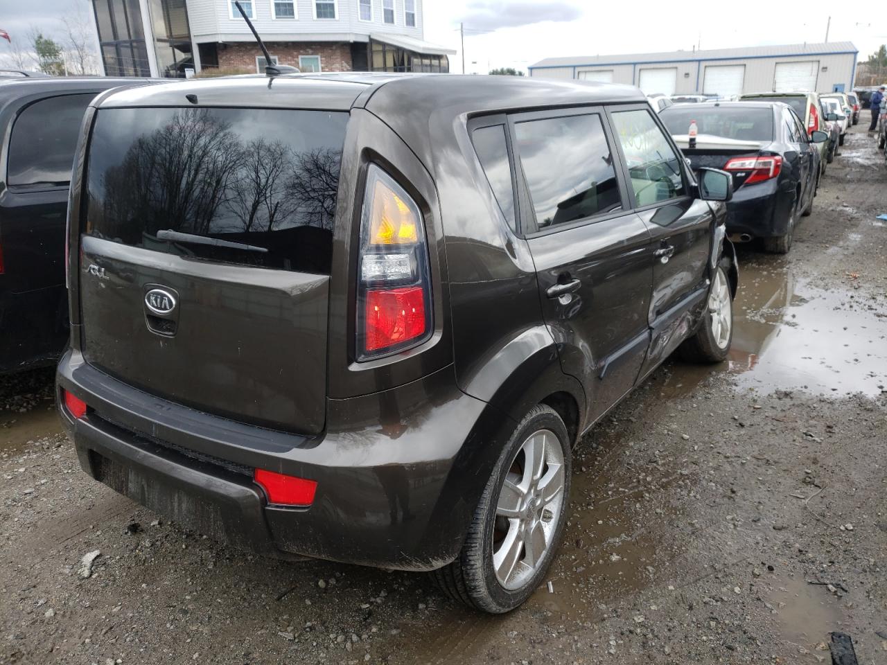 Photo 4 from auction – 2011 KIA SOUL + with VIN KNDJT2A23B7281678