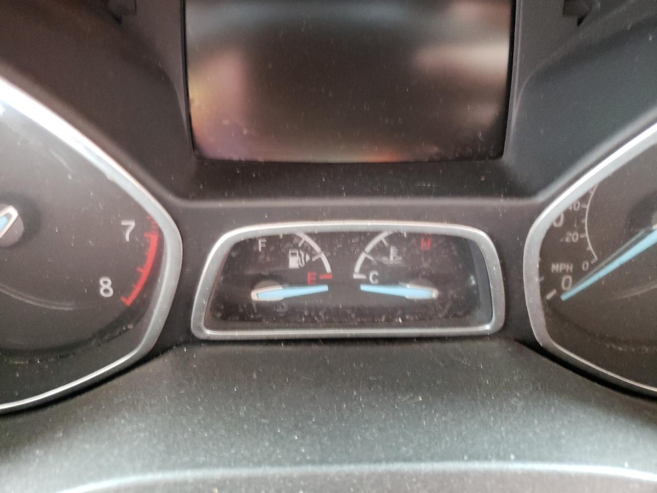 Photo 8 from auction – 2017 FORD ESCAPE SE with VIN 1FMCU9GD4HUE00061