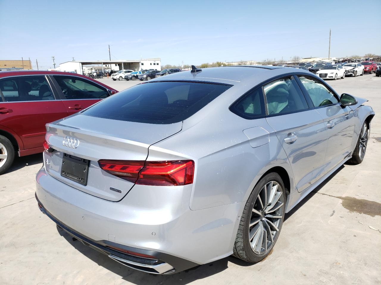 Photo 4 from auction – 2022 AUDI A6 with VIN WAUBBCF5XNA010590