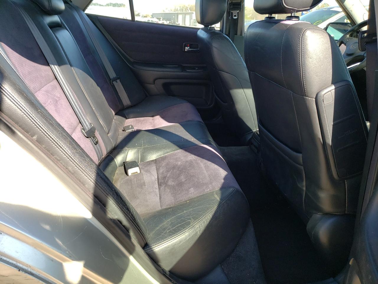 Photo 6 from auction – 2001 LEXUS IS 300 with VIN JTHBD182610007740