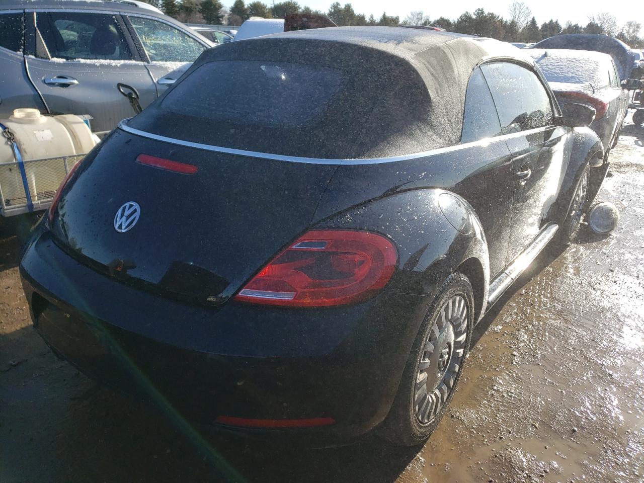 Photo 4 from auction – 2014 VOLKSWAGEN BEETLE with VIN 3VW5X7AT0EM804285