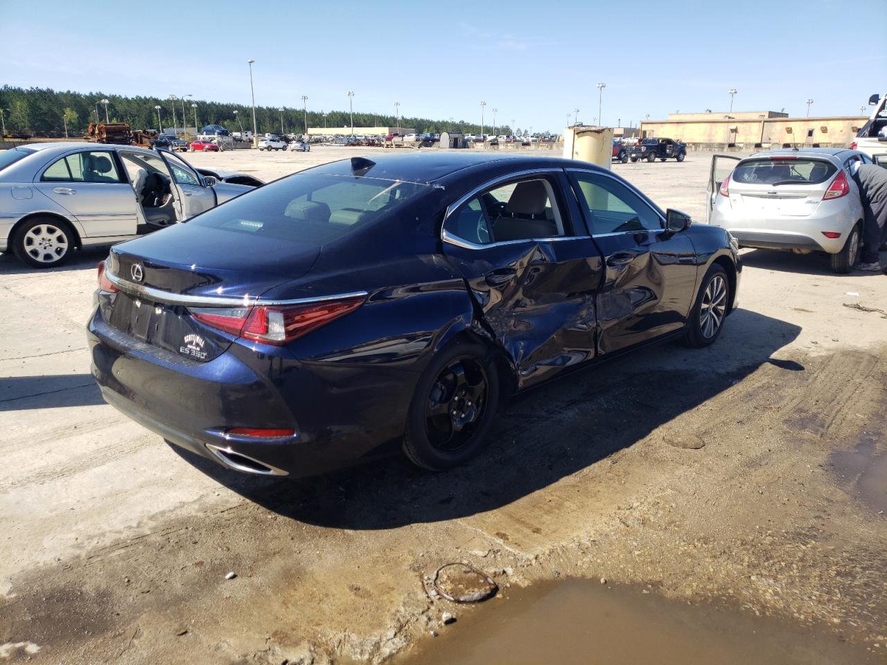 Photo 4 from auction – 2020 LEXUS ES 350 BAS with VIN 58ACZ1B19LU062156