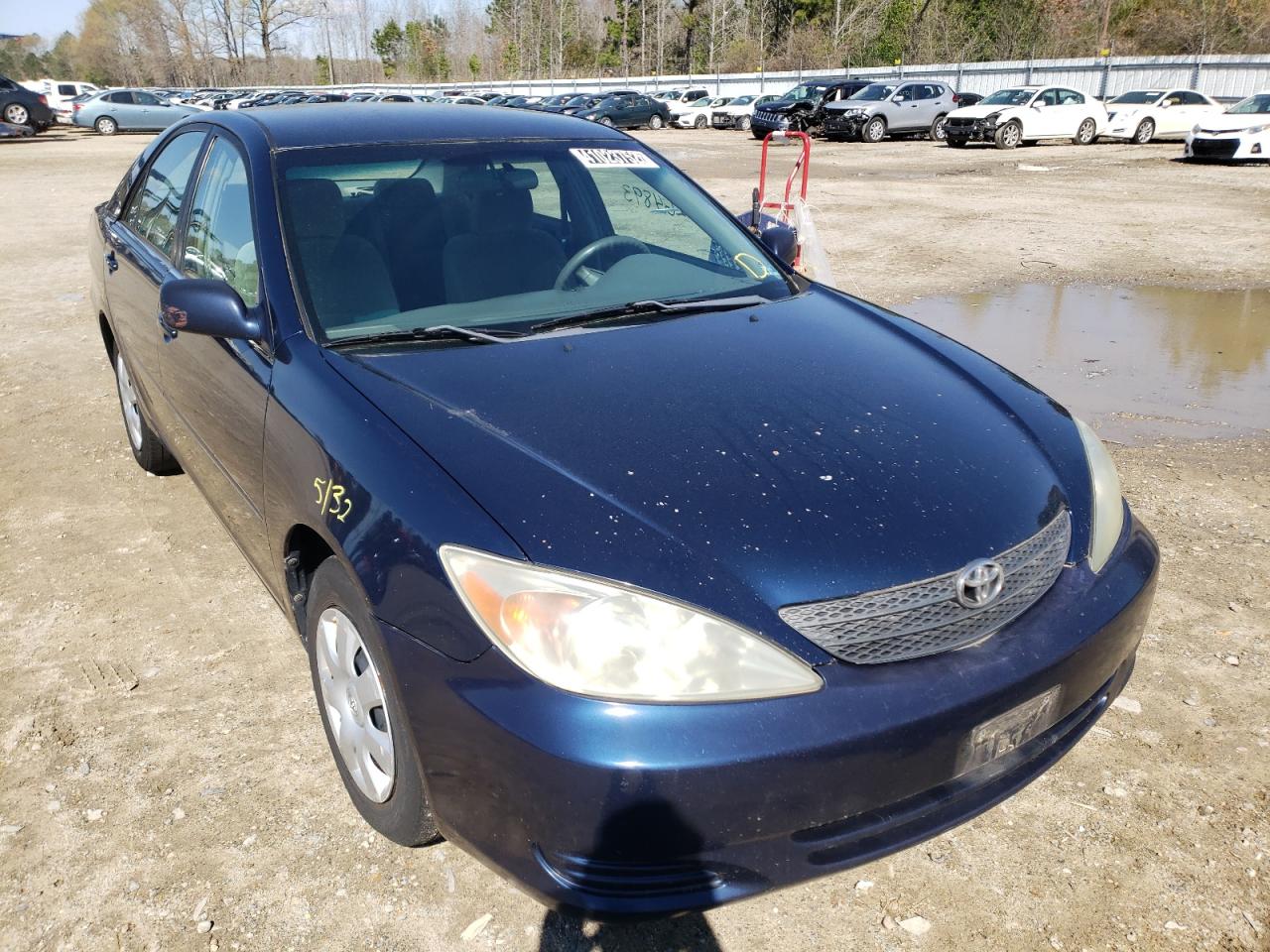 TOYOTA CAMRY LE 2004 with VIN 4T1BE32K24U363582 - Photo from auction
