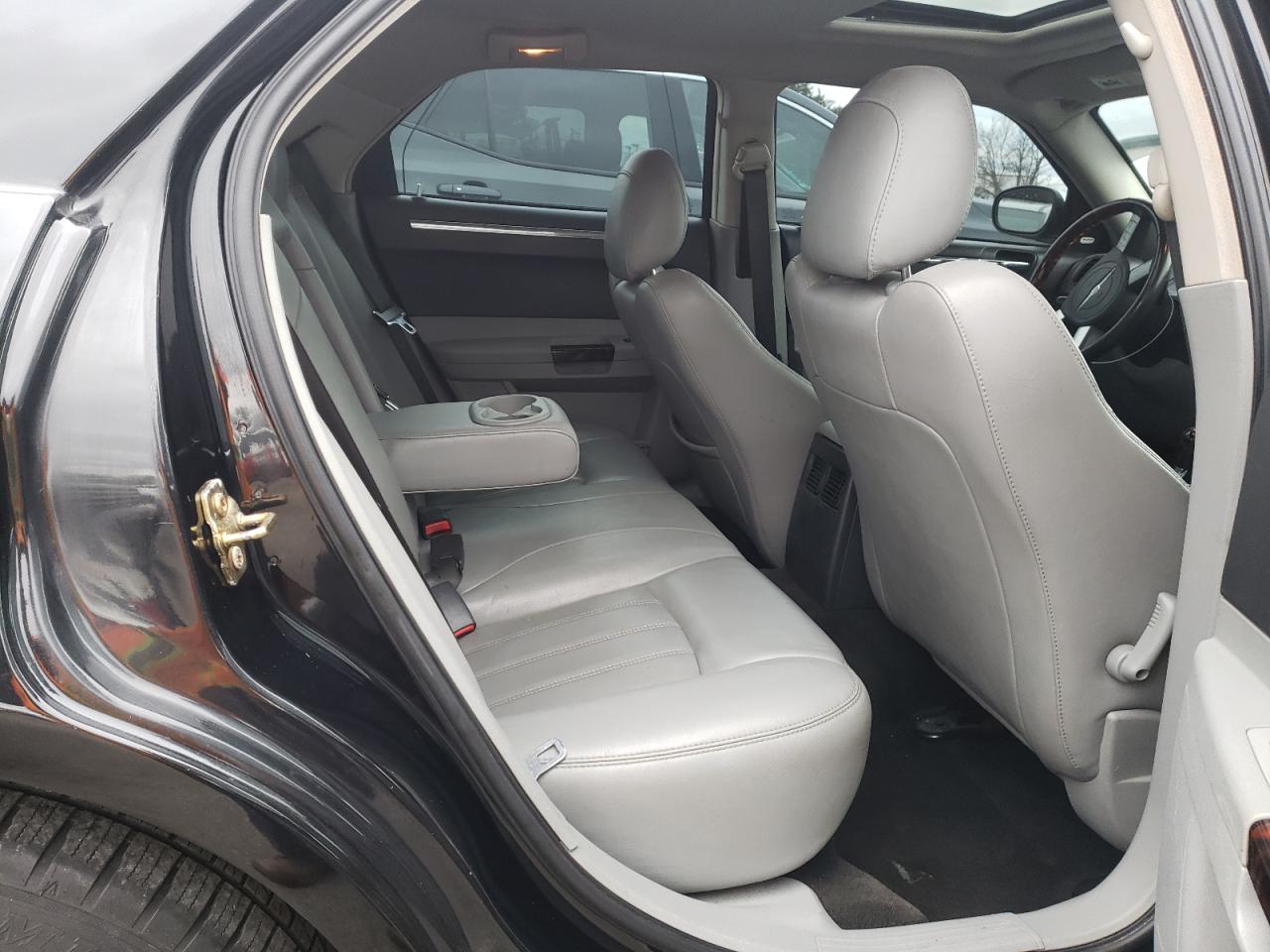 Photo 6 from auction – 2006 CHRYSLER 300C with VIN 2C3KA63H16H307888