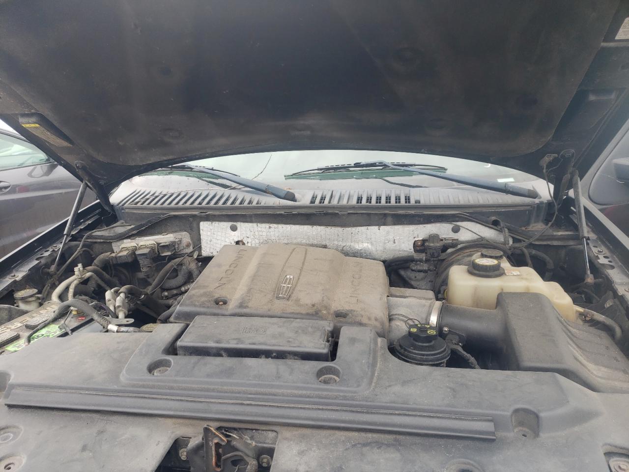 Photo 7 from auction – 2008 LINCOLN NAVIGATOR with VIN 5LMFU28558LJ03900