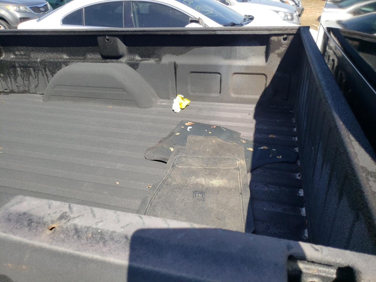 Photo 6 from auction – 2000 CHEVROLET SILVERADO with VIN 1GCEC14T7YE239065