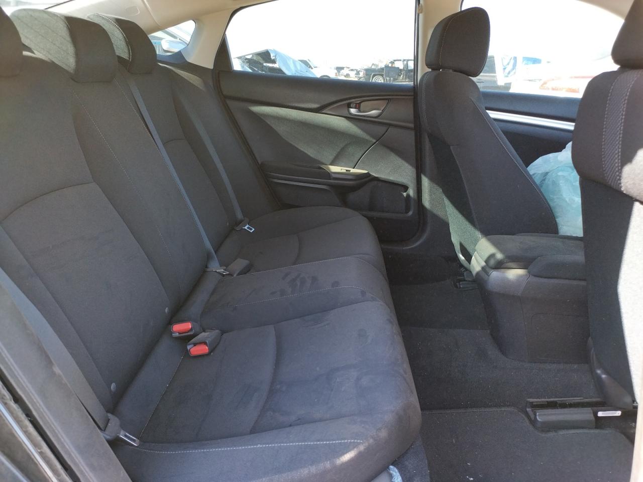 Photo 6 from auction – 2019 HONDA CIVIC with VIN 19XFC2F69KE032237