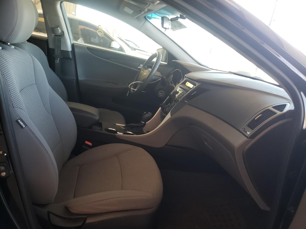 Photo 5 from auction – 2011 HYUNDAI SONATA GLS with VIN 5NPEB4AC7BH300382