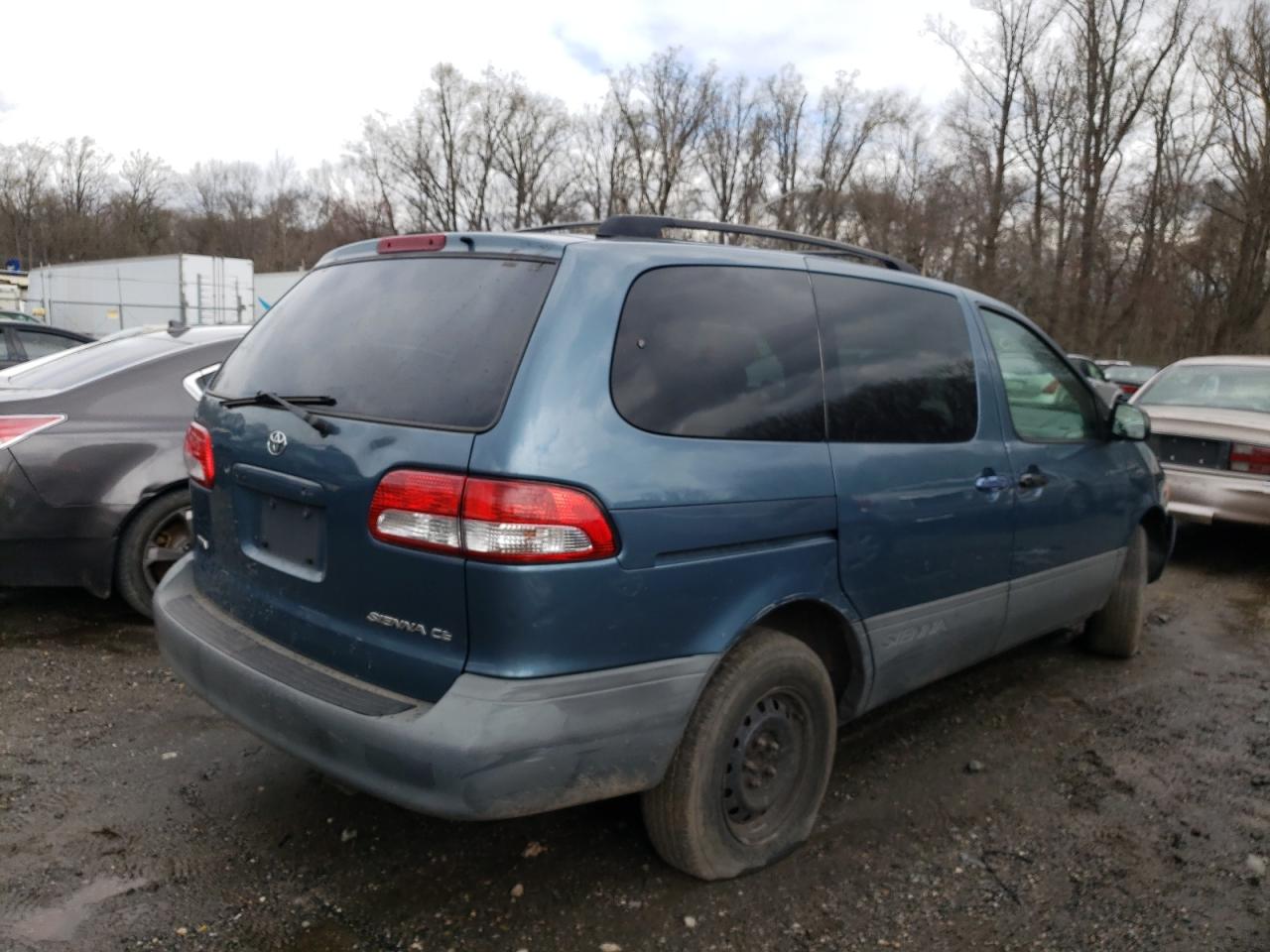 Photo 4 from auction – 2002 TOYOTA SIENNA CE with VIN 4T3ZF19C22U478394